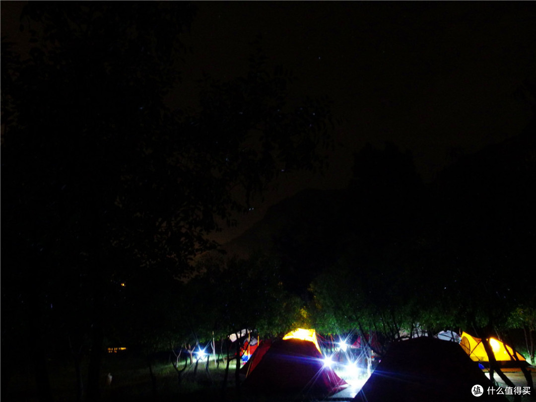 随心放随时看，黑夜给你一块够大但不够亮的屏幕----------PaPa 葩葩 Pa01 微型投影仪