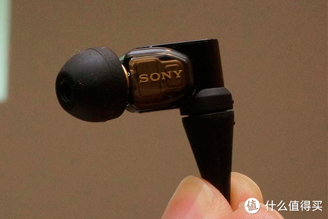 内置三单元动铁+支持Hi-Res Audio标准:SONY 索尼 推出 XBA-300入耳式动铁耳机