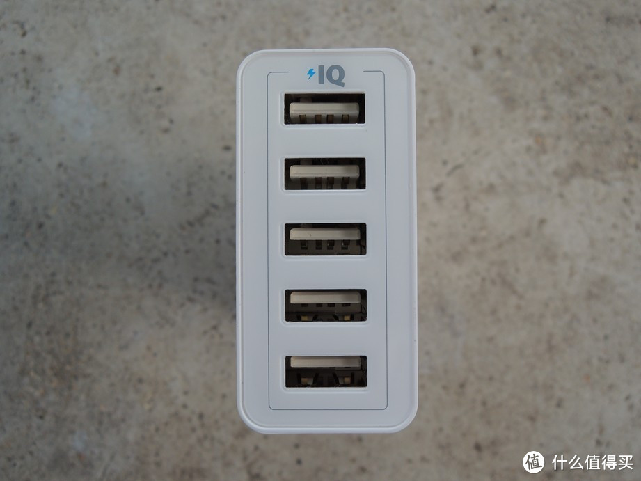 升级版 Anker PowerPort 5 40W 5口充电头开箱与直观感受