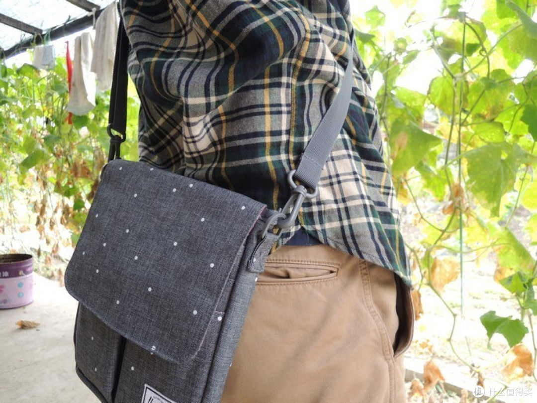 小巧干练,Herschel for iPad/iPad Air 男款斜跨包开箱分享