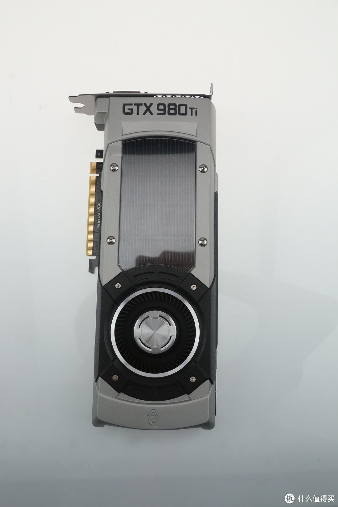 正面照,不得不说,这个公版外观设计的很成功