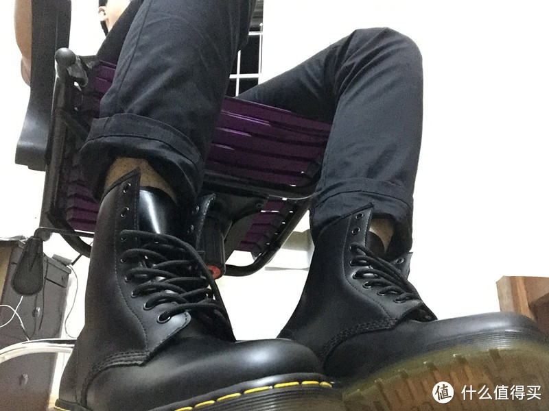 超级好价：Dr. Martens 1460 中性8孔马丁靴