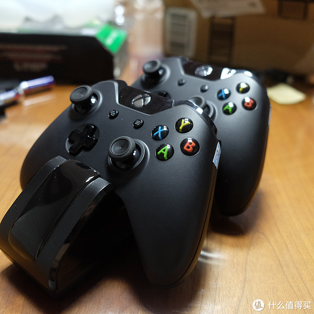 Nyko Charge Base For Xbox One拆箱及简单实用