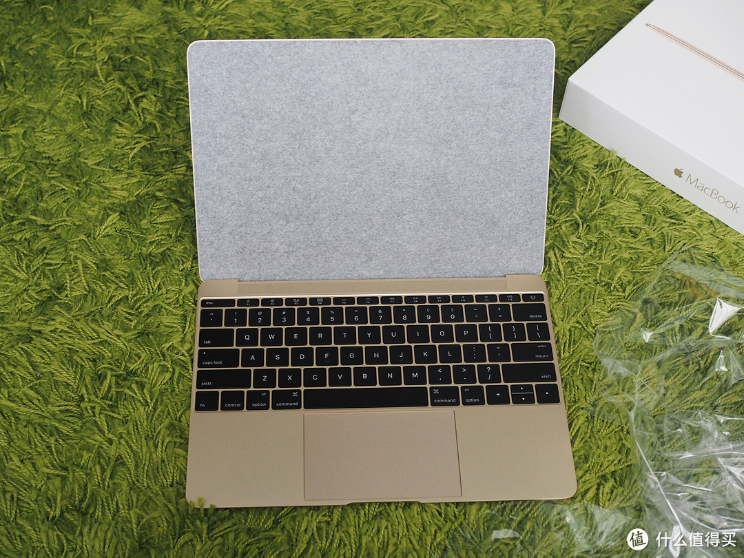 开学二字从未如此任性 — 金色MacBook&Beats Solo2 Wireless 开箱