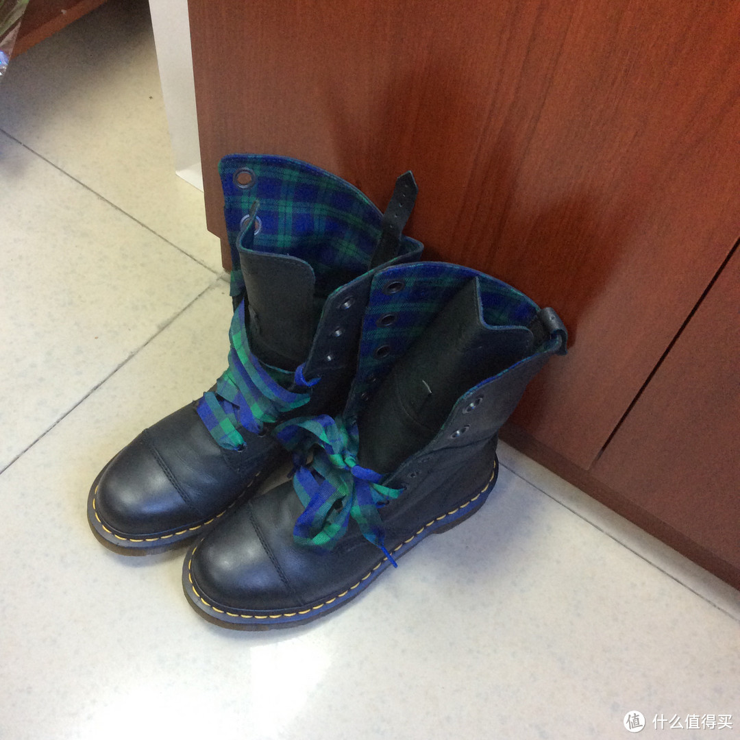 入手第一双 Dr. Martens  Aimilie 马丁靴的感受