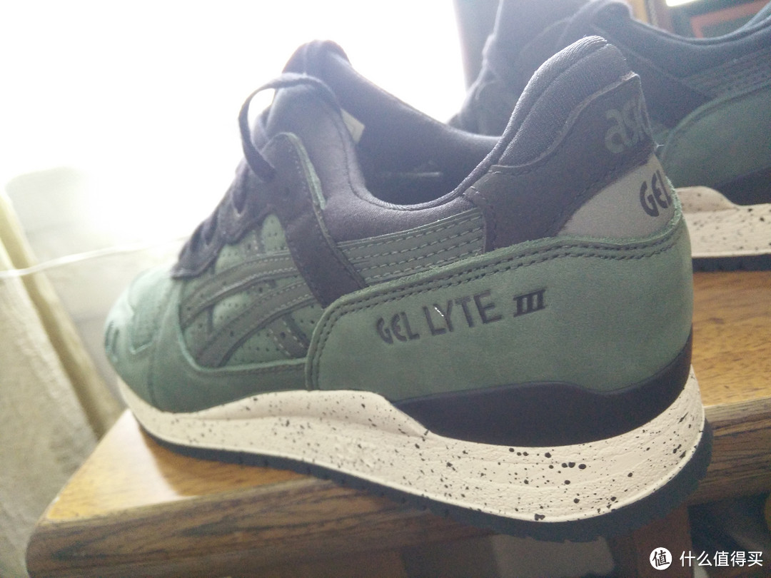 ASICS 亚瑟士 GEL-LYTE III 墨绿 复古慢跑鞋