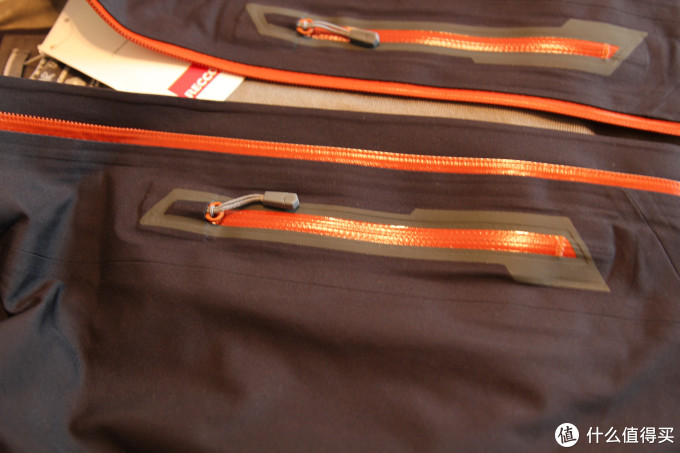 昂贵的软壳:Mountain Hardwear 山浩 Snowtastic Jacket