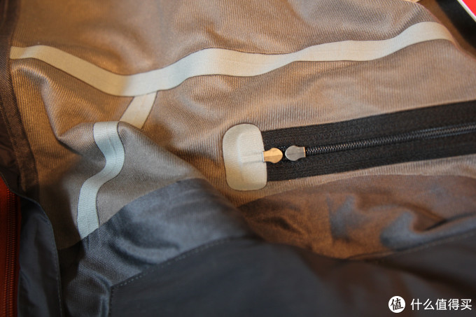 昂贵的软壳:Mountain Hardwear 山浩 Snowtastic Jacket