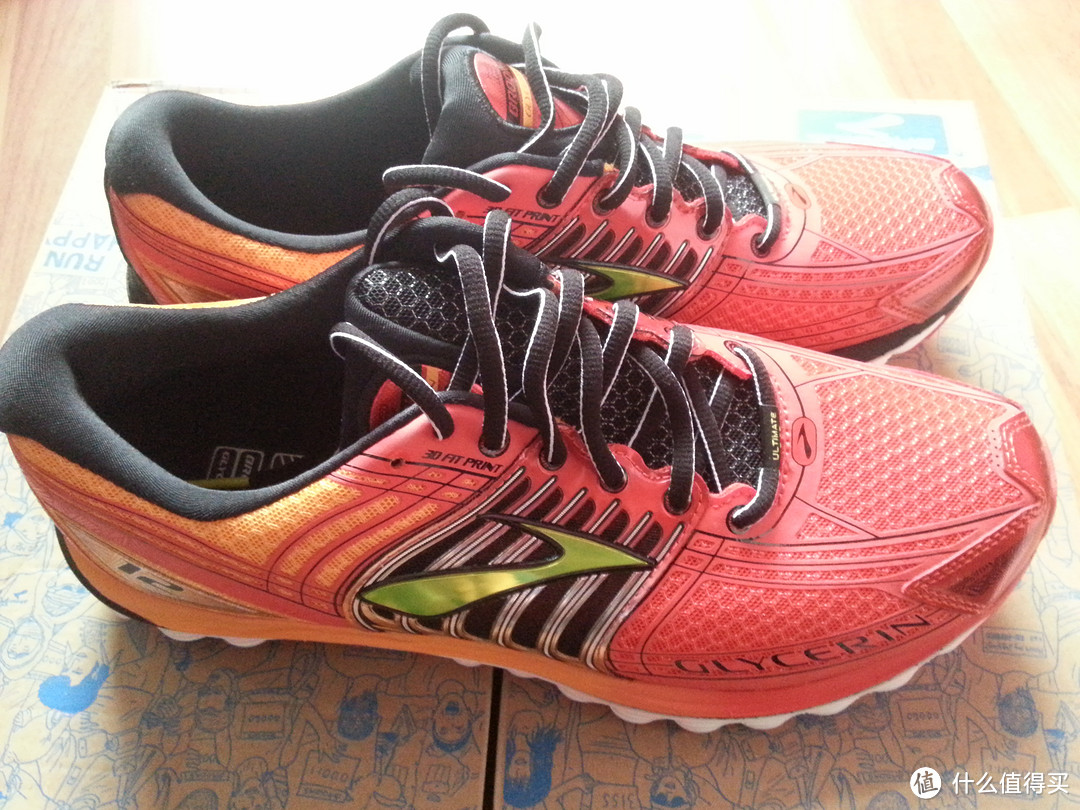 两款 Brooks 布鲁克斯 Glycerin 男款缓震跑鞋尺寸详解