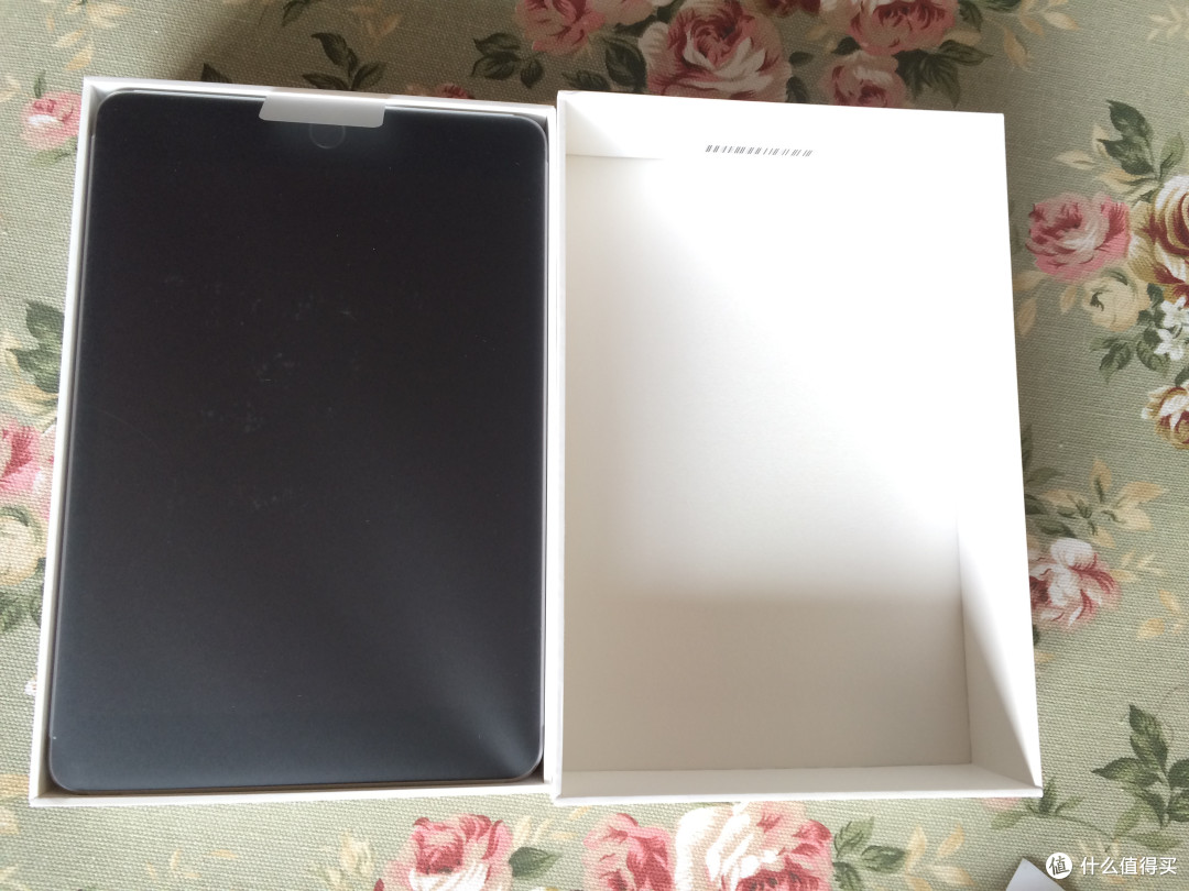 低调亮相，低调开箱：iPad mini4