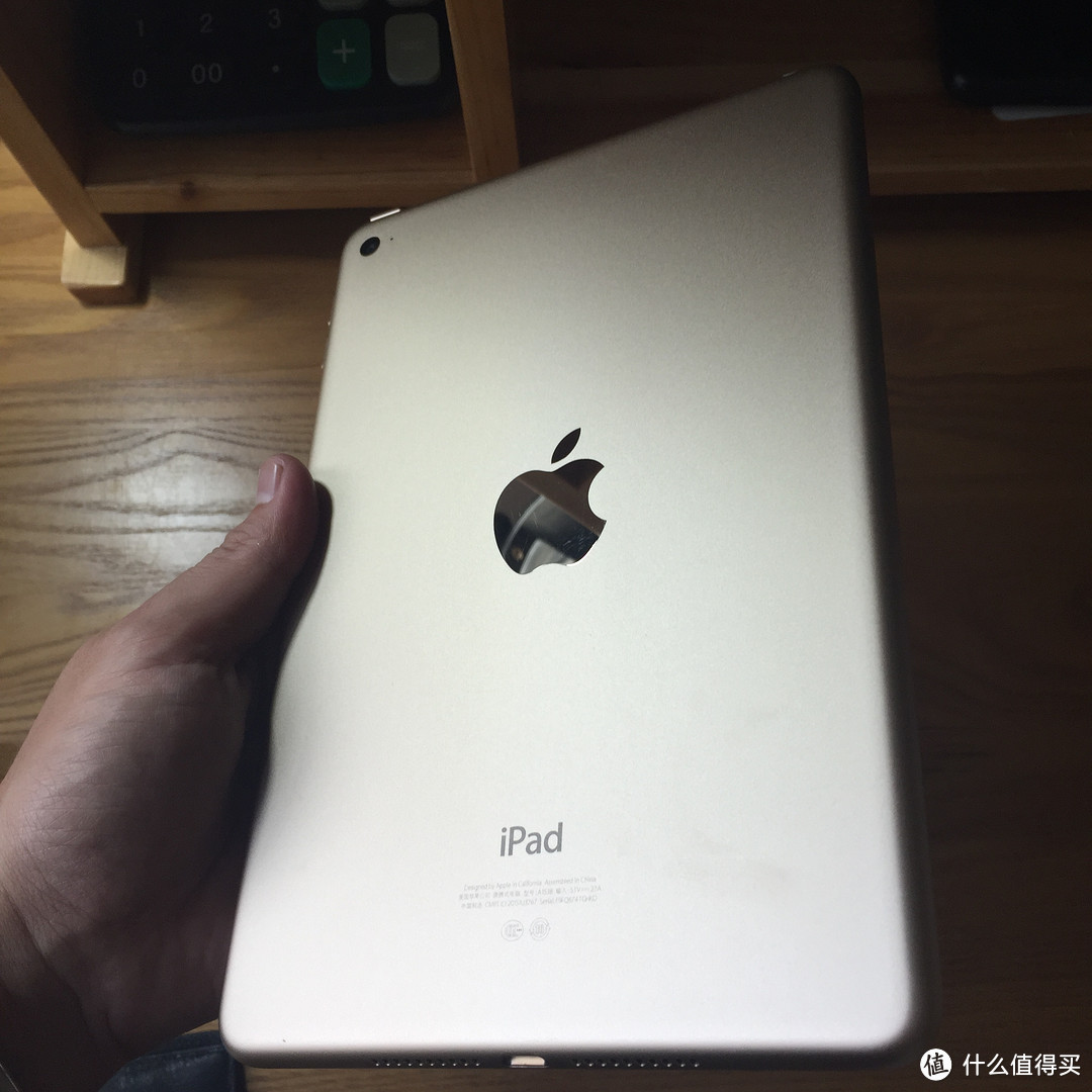 泪流满面，终于成为2G内存：土豪金 iPad mini4 wifi版