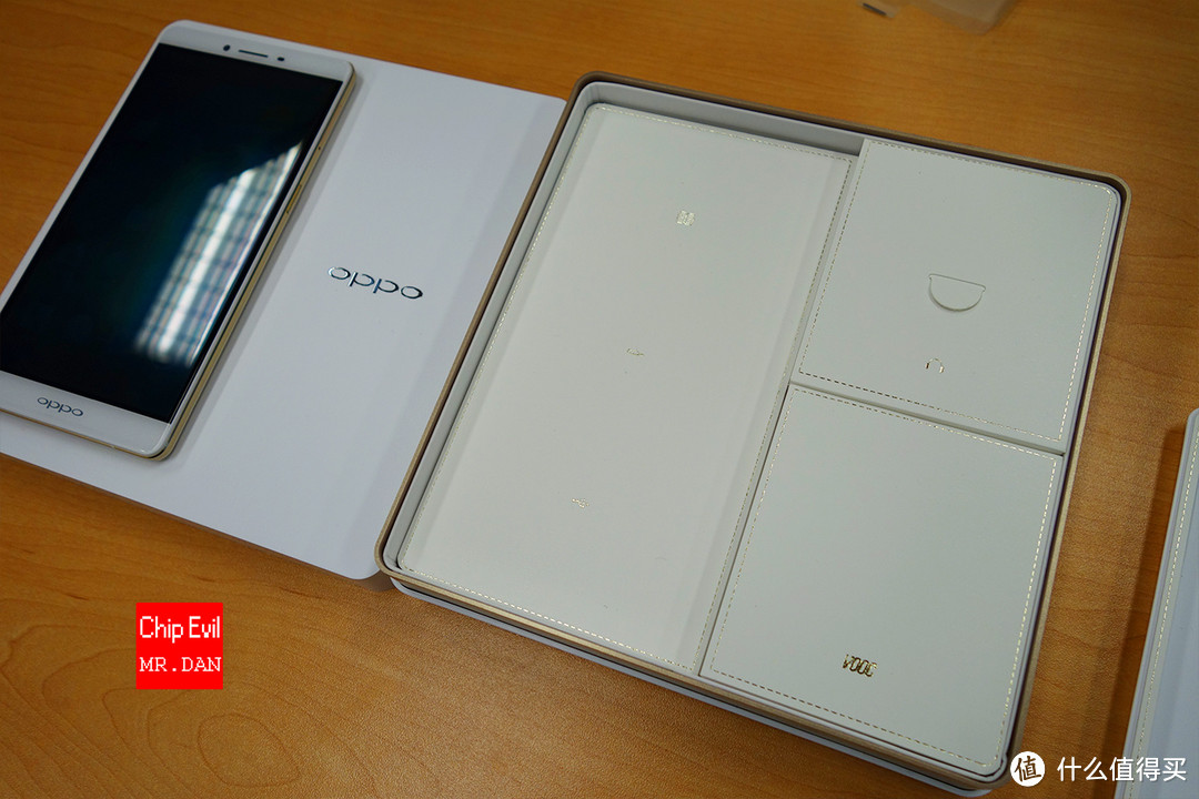 OPPO R7 PLUS 全网通64G 巴萨定制版 开箱