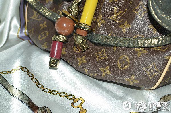 奢华的小珠珠：LOUIS VUITTON 路易威登 2009 秀场款小包包