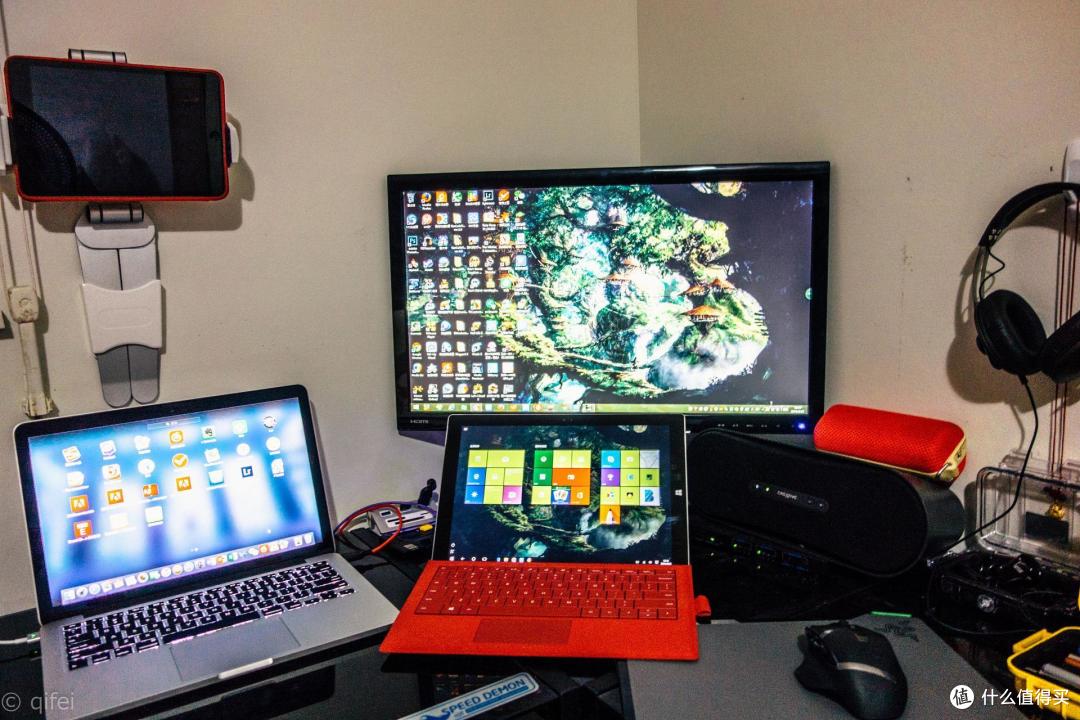 包括在家用的主力电脑,出门用的笔记本电脑,在床上用的平板电脑,等等