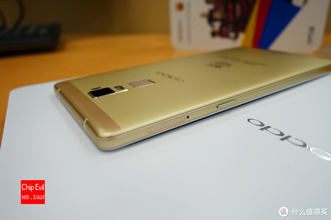 OPPO R7 PLUS 全网通64G 巴萨定制版 开箱