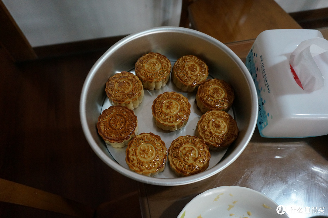 中秋必备美食：广式莲蓉蛋黄月饼--赶在节前的新手DIY攻略！