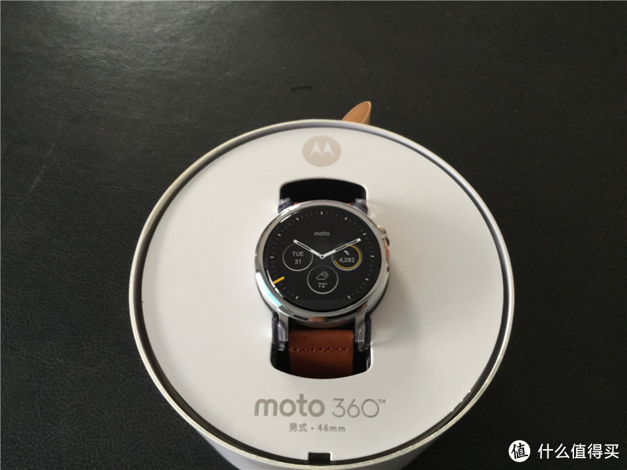 moto 360  二代智能手表开箱及初体验 ，提醒大家注意黄边