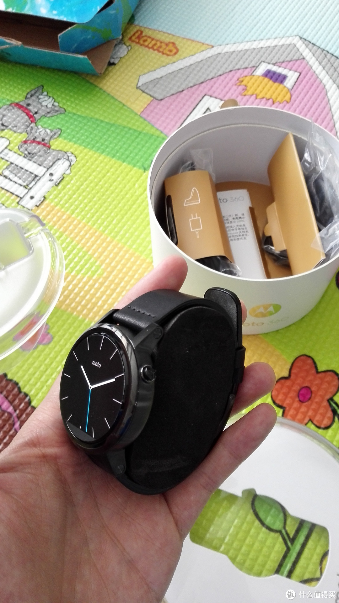 新一代 MOTO 360 智能手表简单开箱