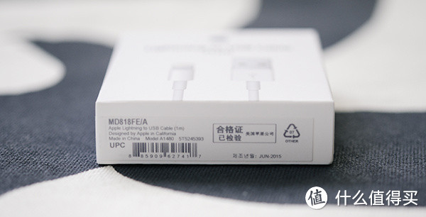 Apple Lightning to USB Cable 数据线 开箱