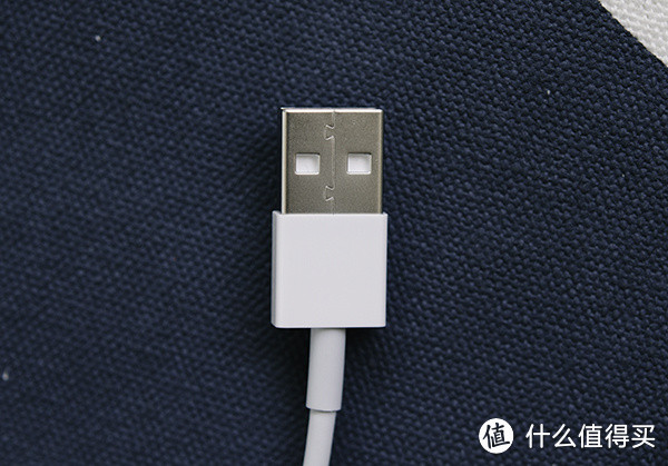 Apple Lightning to USB Cable 数据线 开箱