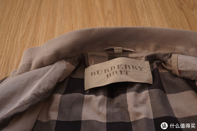 「时装搭配」晒一件Burberry BRIT系列经典夹克 「时装搭配」晒一件Burberry BRIT系列经典夹克