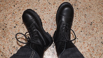 腿粗就是不服不行：Dr. Martens 8267 十孔男款马丁靴