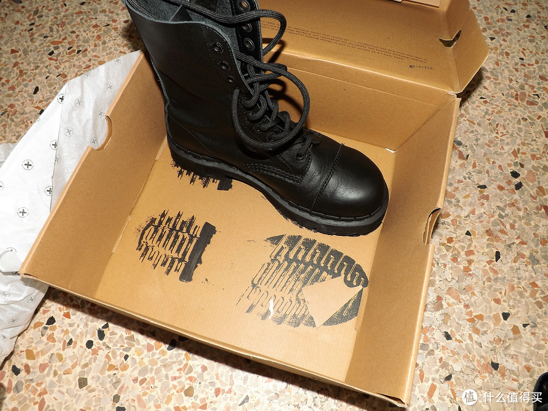 腿粗就是不服不行:Dr. Martens 8267 十孔男款马丁靴