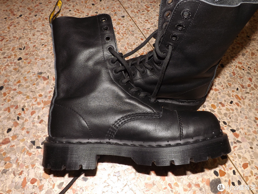 腿粗就是不服不行:Dr. Martens 8267 十孔男款马丁靴