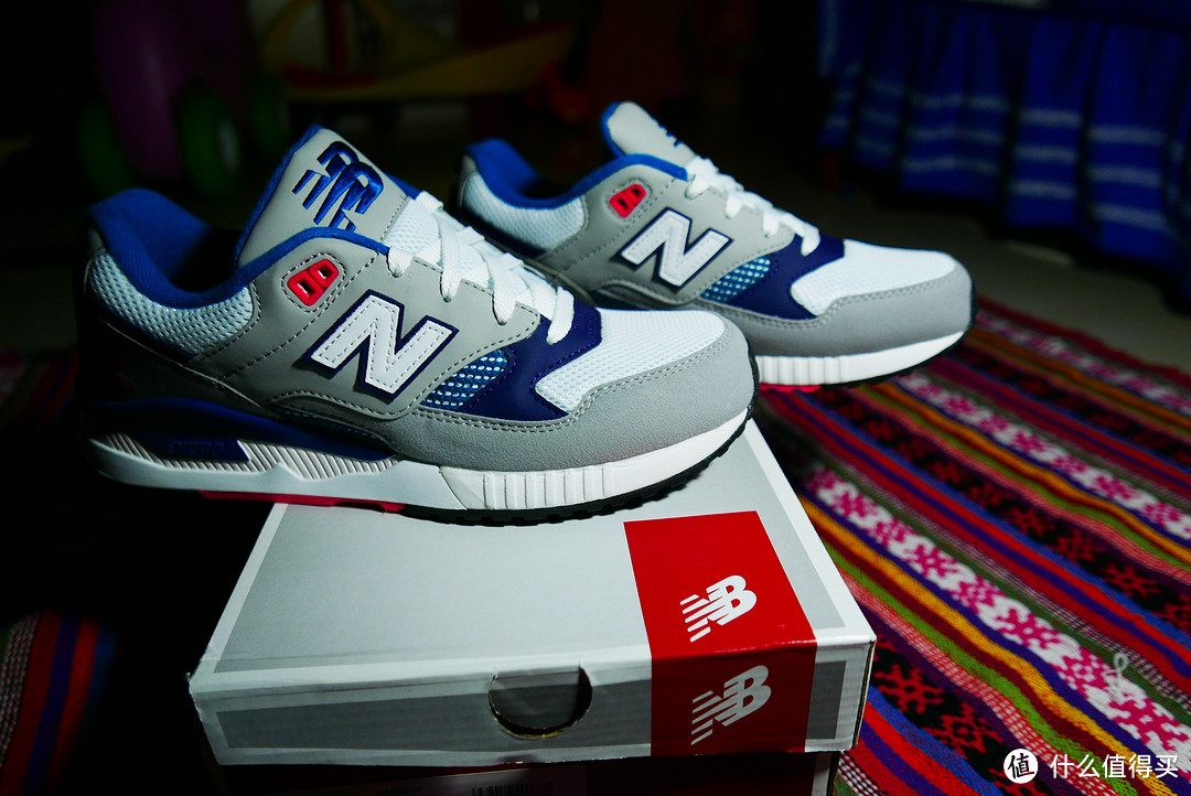 暗骚的配色：小晒 New Balance 530 跑鞋