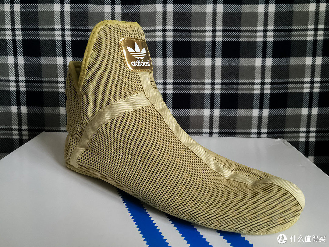 圣斗士の黄金战靴，奢华来袭：Jeremy Scott x adidas Originals Wings 3.0 Gold