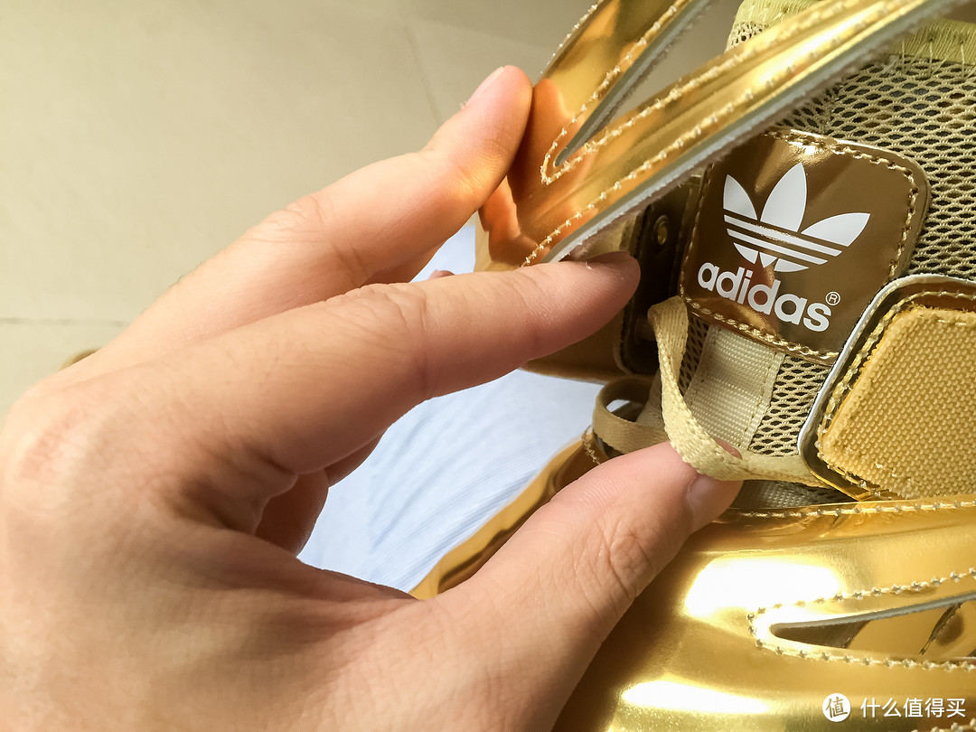 圣斗士の黄金战靴，奢华来袭：Jeremy Scott x adidas Originals Wings 3.0 Gold