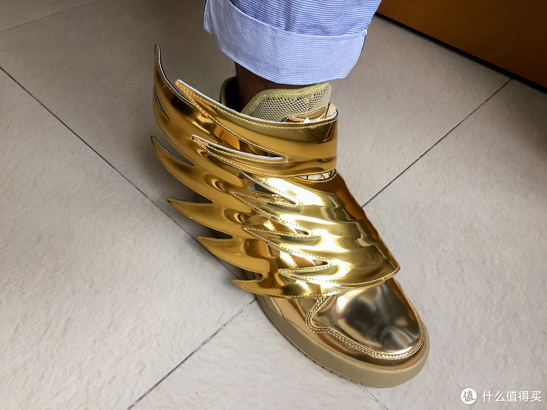 圣斗士の黄金战靴，奢华来袭：Jeremy Scott x adidas Originals Wings 3.0 Gold