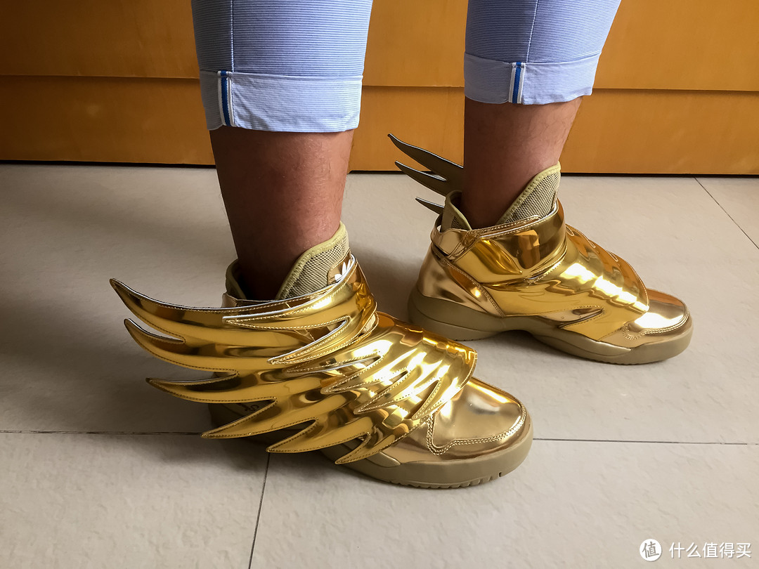 圣斗士の黄金战靴，奢华来袭：Jeremy Scott x adidas Originals Wings 3.0 Gold