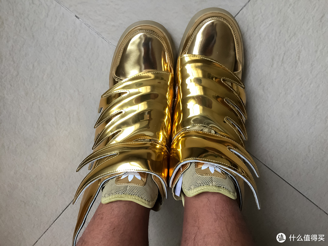 圣斗士の黄金战靴，奢华来袭：Jeremy Scott x adidas Originals Wings 3.0 Gold