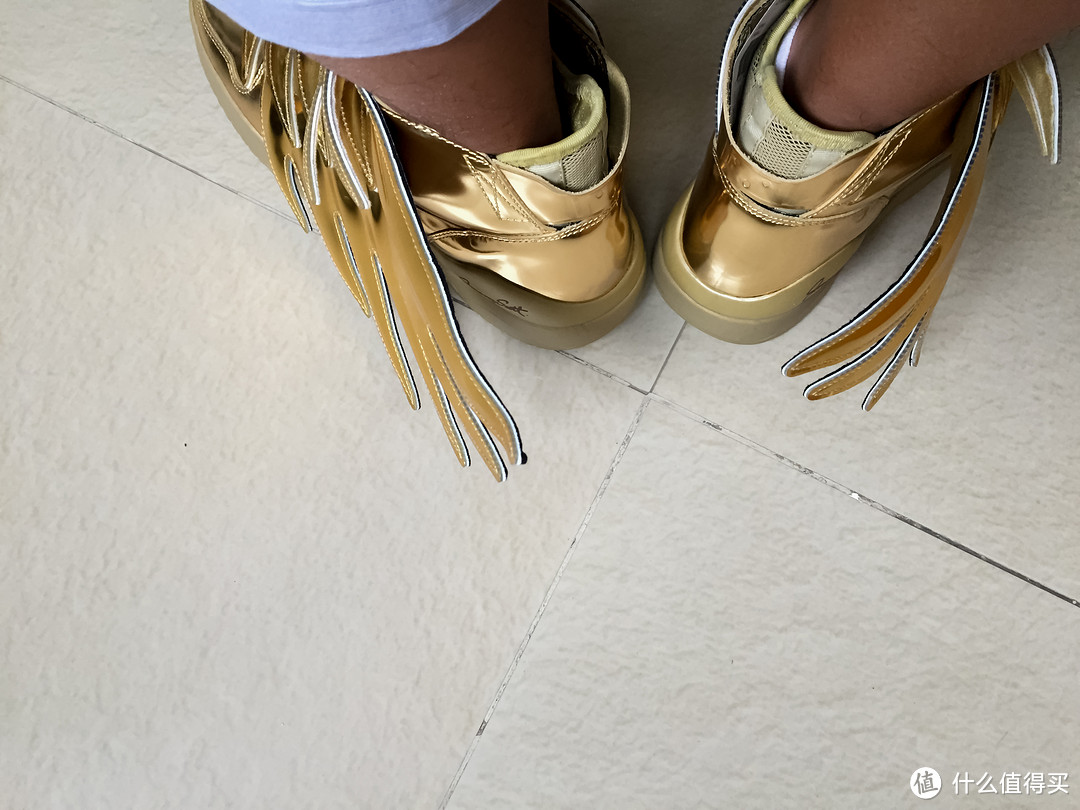 圣斗士の黄金战靴，奢华来袭：Jeremy Scott x adidas Originals Wings 3.0 Gold