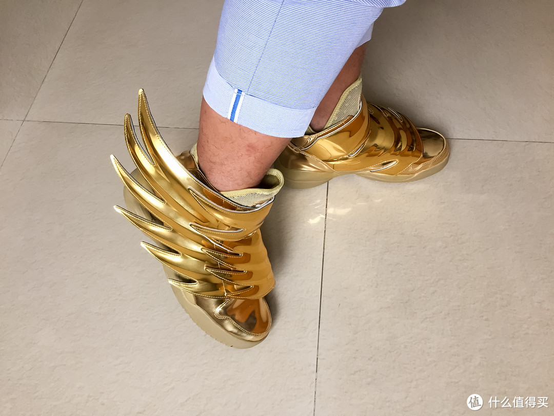 圣斗士の黄金战靴，奢华来袭：Jeremy Scott x adidas Originals Wings 3.0 Gold