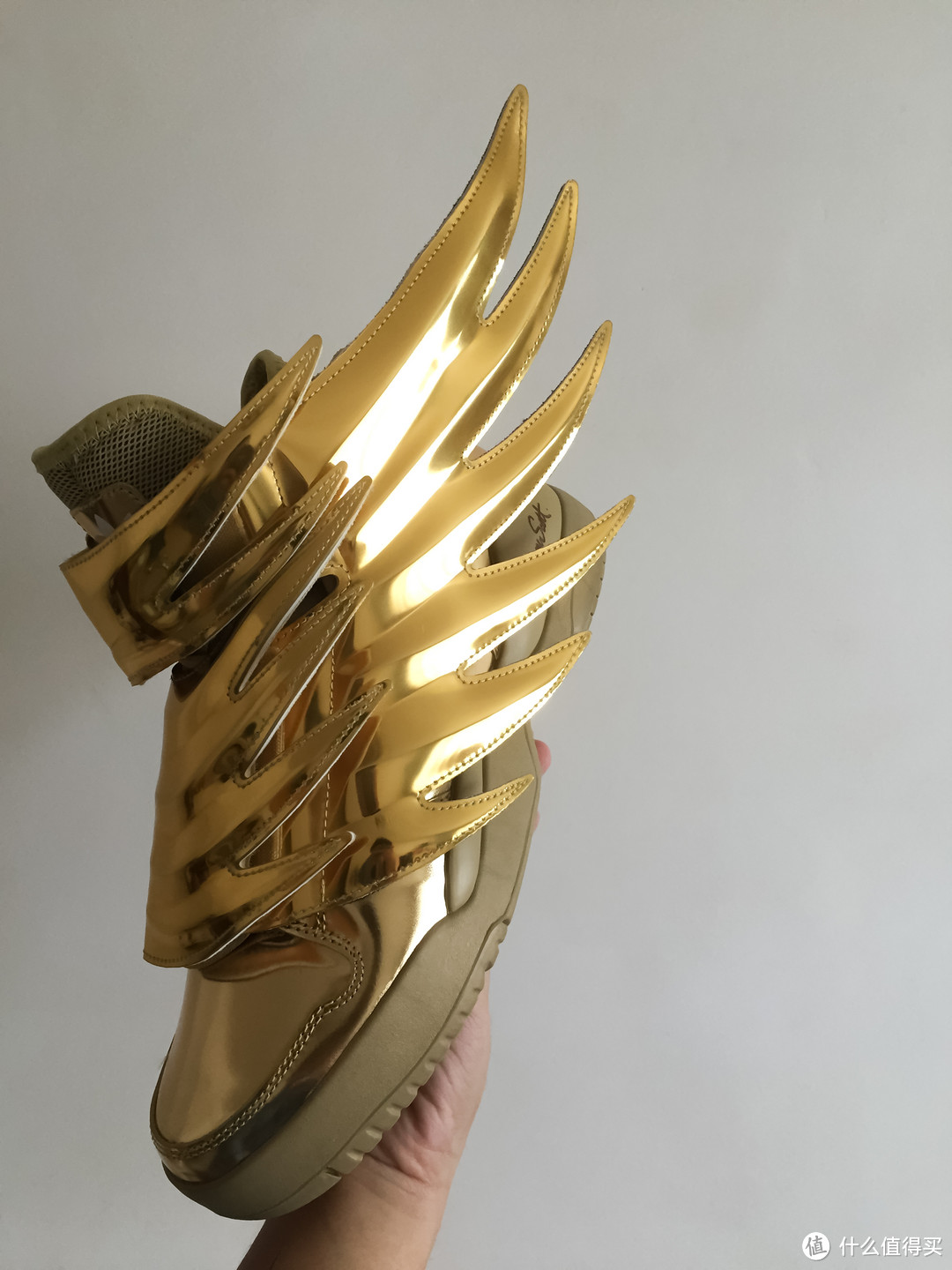 圣斗士の黄金战靴，奢华来袭：Jeremy Scott x adidas Originals Wings 3.0 Gold