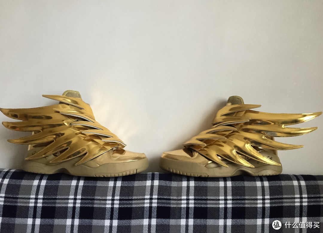 圣斗士の黄金战靴，奢华来袭：Jeremy Scott x adidas Originals Wings 3.0 Gold