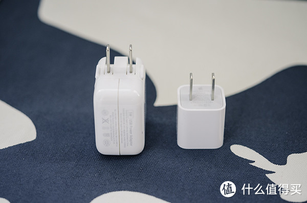 Apple Lightning to USB Cable 数据线 开箱