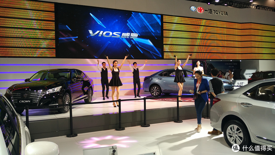 一大波福利：车模、豪车、舞台秀 — 记2015中国苏州国际汽车博览会