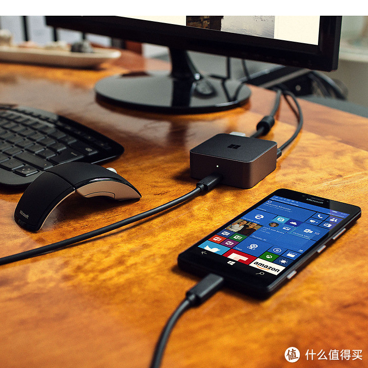 拿手机当电脑PC使：微软 发布 Lumia 950 / 950 XL 旗舰手机 11月上市