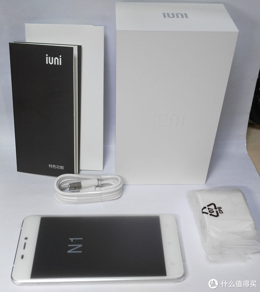 纯简白,颜如玉:评测 iuni N1 智能手机