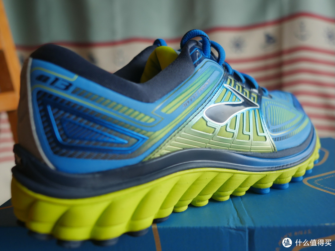 superDNA加持——Brooks 布鲁克斯 Glycerin 13 *级缓震跑鞋