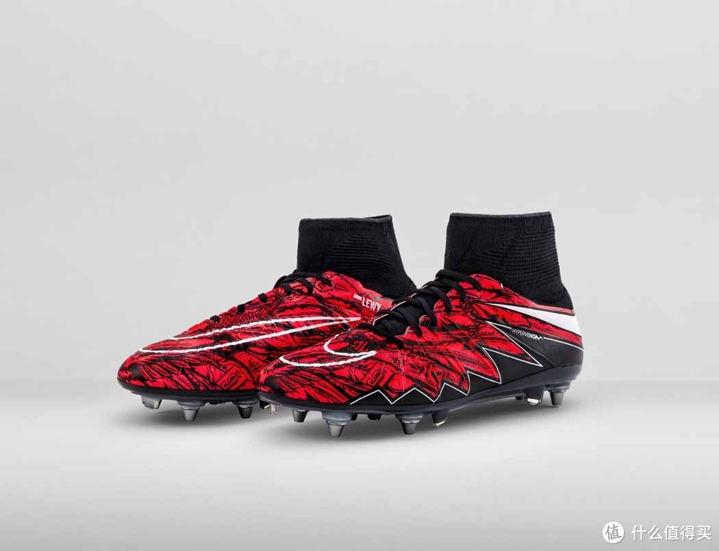 致敬9分钟5球：NIKE 耐克 为莱万多夫斯基推出专属配色 Hypervenom Phantom II 足球鞋