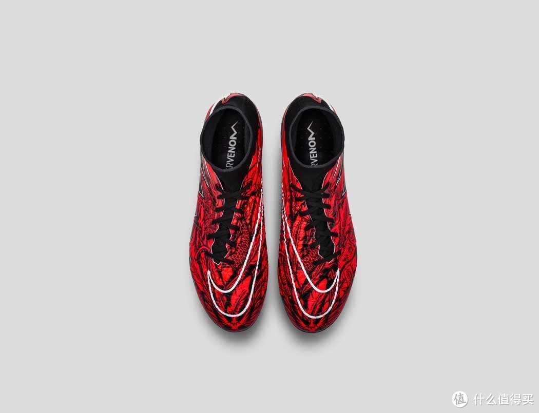 致敬9分钟5球：NIKE 耐克 为莱万多夫斯基推出专属配色 Hypervenom Phantom II 足球鞋