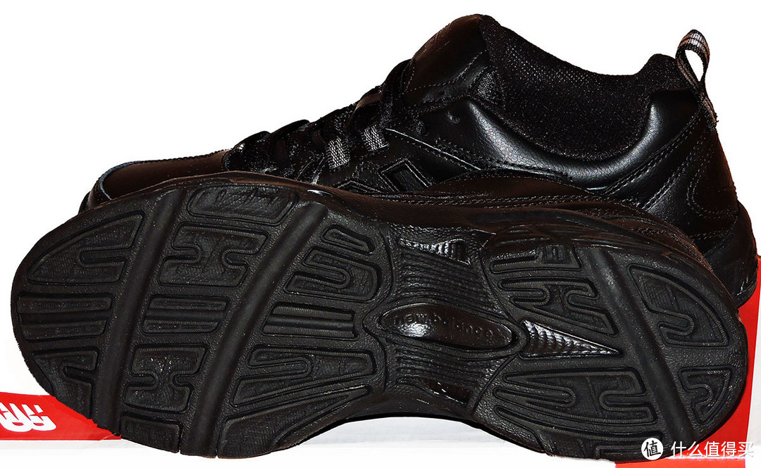 黑色精灵：New Balance MX608V3B 全粒面真皮运动男鞋