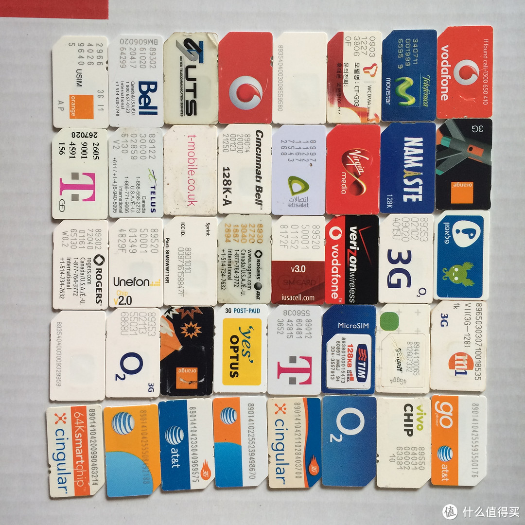 我收集的一些各国运营商的SIM卡，其实我更喜欢带大卡片一起的。
