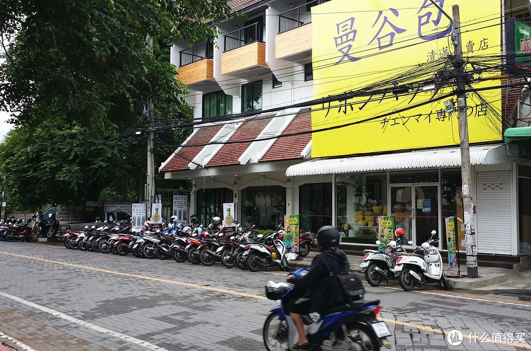 #旅途中的家# 遇见泰美好：清迈摩托维洛卡宾旅店 简记