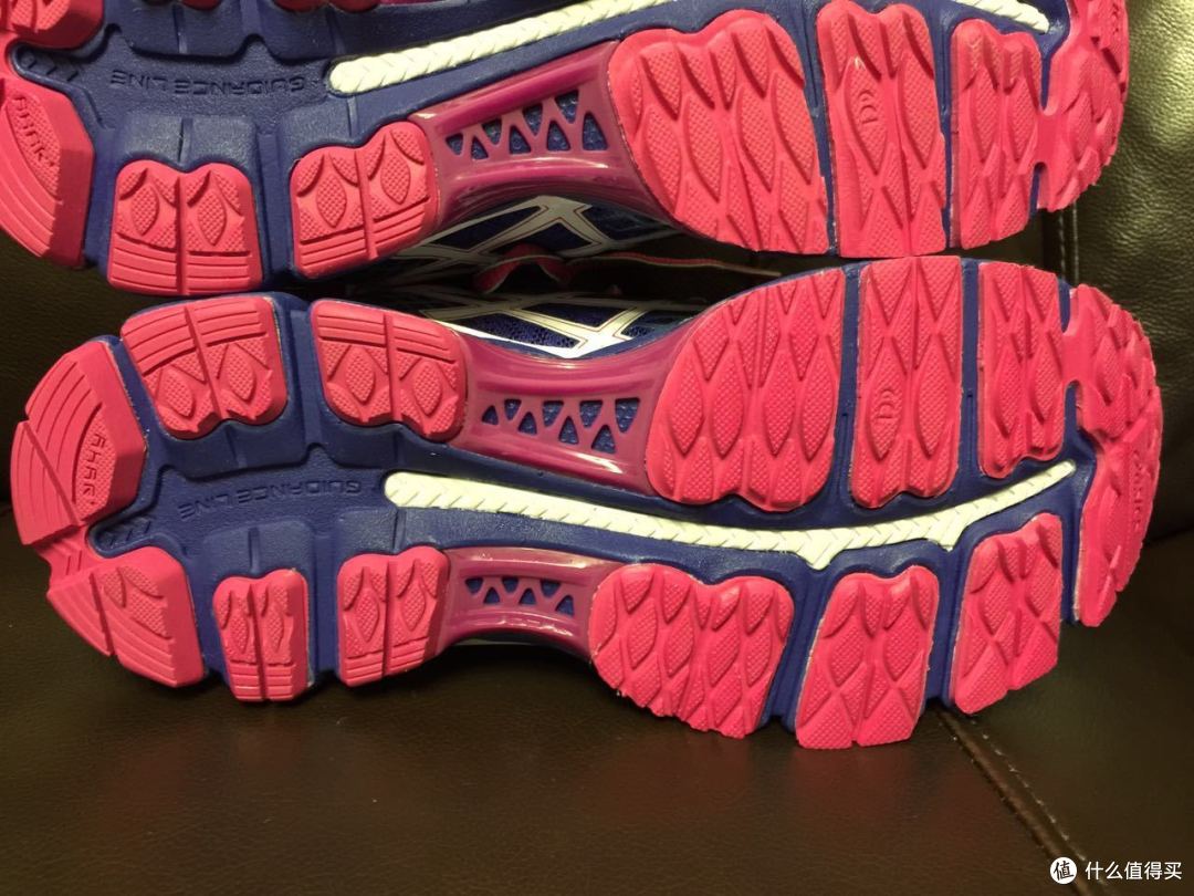 Asics 亚瑟士 GEL-NIMBUS 17跑鞋附日亚ASICS尺码感受
