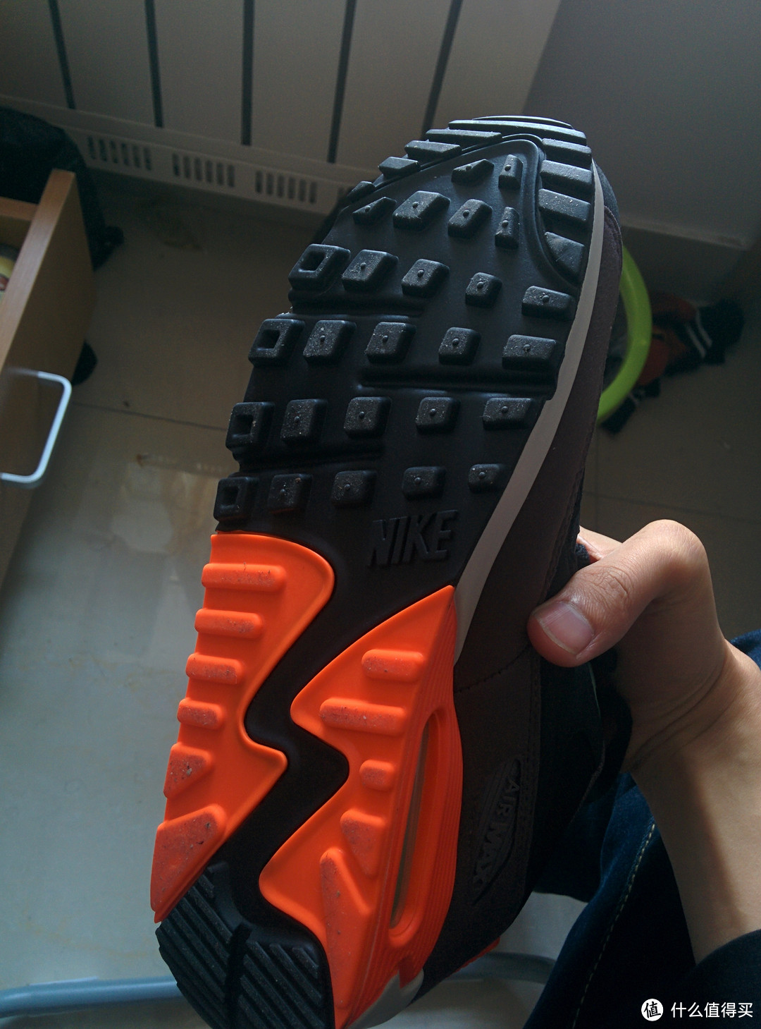 大妈首晒:为 Nike 耐克 Air Max 90 Essential 跑鞋 剁手